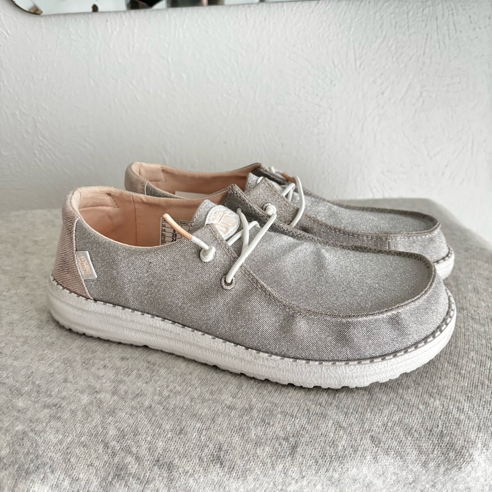 HEYDUDE WENDY METALLIC SPARKLE CASUAL SHOES sz 8 Women’s EUC
